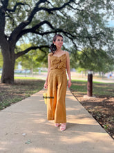 Load image into Gallery viewer, Lilian pants set in linen 3D flower top