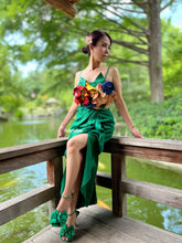 Load image into Gallery viewer, Vanesa set in green linen
