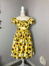 Load image into Gallery viewer, Suri Dress in Sunflowers Print cotton - Shop women style vintage, Audrey Hepburn jackets online -Christine