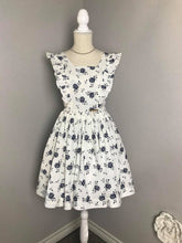 Load image into Gallery viewer, Pinafore Dress in Roses Linen size S - Shop women style vintage, Audrey Hepburn jackets online -Christine