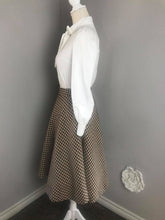 Load image into Gallery viewer, Lolita waistcoat suit in Tweed size XS/S - Shop women style vintage, Audrey Hepburn jackets online -Christine