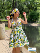 Load image into Gallery viewer, May Dress in Lemon Print cotton size S - Shop women style vintage, Audrey Hepburn jackets online -Christine