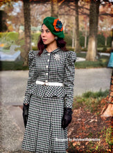 Load image into Gallery viewer, Liz set in gingham