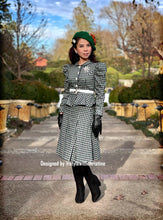 Load image into Gallery viewer, Liz set in gingham