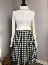 Load image into Gallery viewer, Lisa skirt in Tweet patterns size S - Shop women style vintage, Audrey Hepburn jackets online -Christine