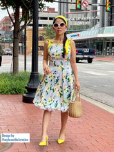 Load image into Gallery viewer, Junie Dress in flowers Rayon size S - Shop women style vintage, Audrey Hepburn jackets online -Christine