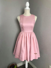 Load image into Gallery viewer, Audrey Dress in Powder Pink cotton size S - Shop women style vintage, Audrey Hepburn jackets online -Christine