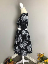 Load image into Gallery viewer, Abi Dress in white Rose silk - Shop women style vintage, Audrey Hepburn jackets online -Christine