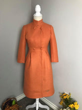 Load image into Gallery viewer, Audrey coat in Tweed patterns Orange free matching pink dress size S - Shop women style vintage, Audrey Hepburn jackets online -Christine