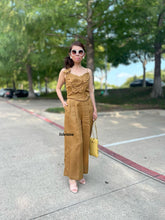 Load image into Gallery viewer, Lilian pants set in linen 3D flower top
