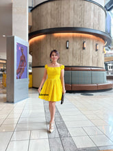 Load image into Gallery viewer, Caroline Dress in Daisy in polka dots
