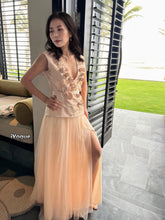Load image into Gallery viewer, Rose 3D set in beige

