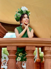 Load image into Gallery viewer, Kira dress in green Rhinestones pearls 3D flowers
