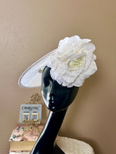 Load image into Gallery viewer, White bow pearls wedding hat
