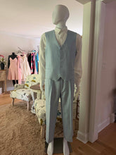 Load image into Gallery viewer, The Windsor Classic Three Pieces Suit - Light Blue linen
