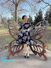 Load image into Gallery viewer, Abi Dress in white Rose silk Size S - Shop women style vintage, Audrey Hepburn jackets online -Christine
