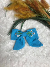 Load image into Gallery viewer, Bow hairclip - Shop women style vintage, Audrey Hepburn jackets online -Christine
