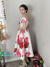 Load image into Gallery viewer, Diana Dress in Roses Taffeta size S - Shop women style vintage, Audrey Hepburn jackets online -Christine
