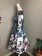 Load image into Gallery viewer, Kennedy Dress in Roses Grey Taffeta size S - Shop women style vintage, Audrey Hepburn jackets online -Christine
