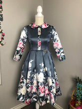 Load image into Gallery viewer, Kennedy Dress in Roses Grey Taffeta size S - Shop women style vintage, Audrey Hepburn jackets online -Christine
