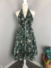 Load image into Gallery viewer, Marilyn Dress in Chiffon bloom flowers - Shop women style vintage, Audrey Hepburn jackets online -Christine
