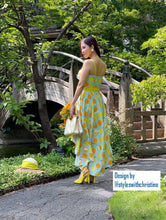 Load image into Gallery viewer, Juliet Dress in Lemon Print cotton size S - Shop women style vintage, Audrey Hepburn jackets online -Christine
