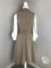 Load image into Gallery viewer, Lolita waistcoat suit in Tweed white blouse - Shop women style vintage, Audrey Hepburn jackets online -Christine

