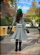 Load image into Gallery viewer, Liz set in gingham
