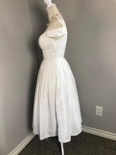 Load image into Gallery viewer, Caroline Dress in White solid cotton size S - Shop women style vintage, Audrey Hepburn jackets online -Christine
