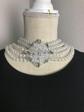 Load image into Gallery viewer, Audrey dress in black - Shop women style vintage, Audrey Hepburn jackets online -Christine
