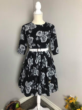 Load image into Gallery viewer, Abi Dress in white Rose silk Size S - Shop women style vintage, Audrey Hepburn jackets online -Christine
