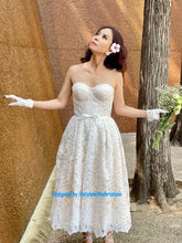 Load image into Gallery viewer, Belle wedding Gowns
